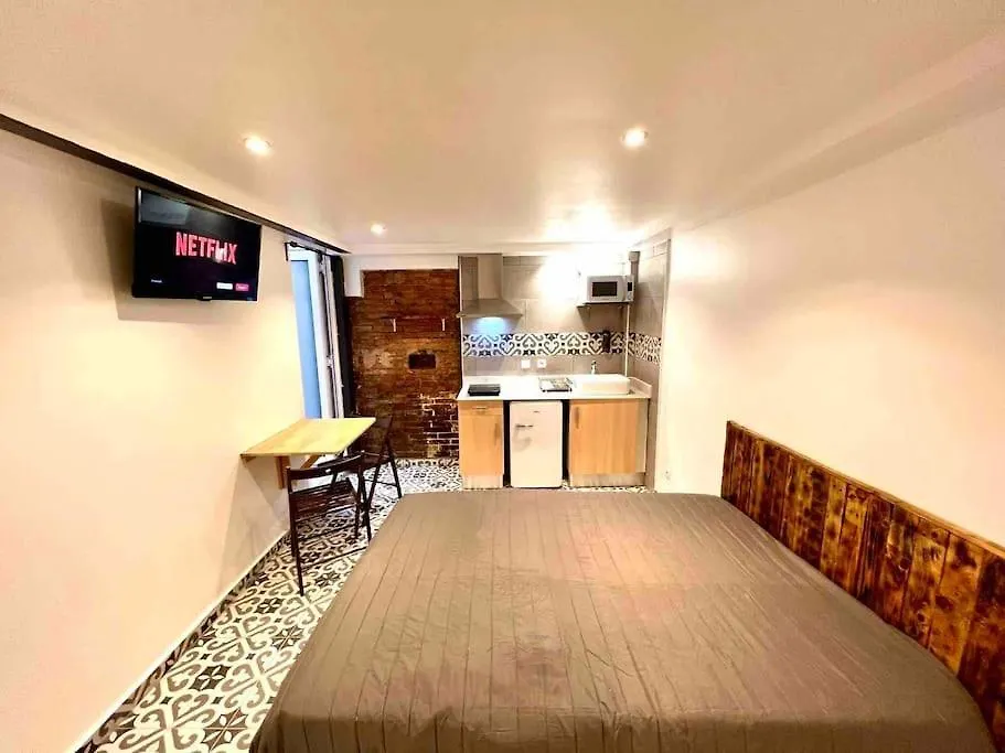 B4 Estudio Nuevo! Cocina Y Bano Privado! A 1 Calle Del Metro バルセロナ 0*,