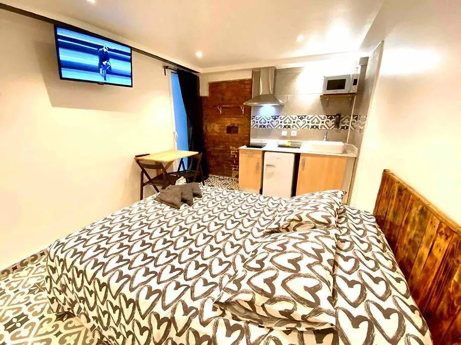 アパート B4 Estudio Nuevo! Cocina Y Bano Privado! A 1 Calle Del Metro バルセロナ スペイン