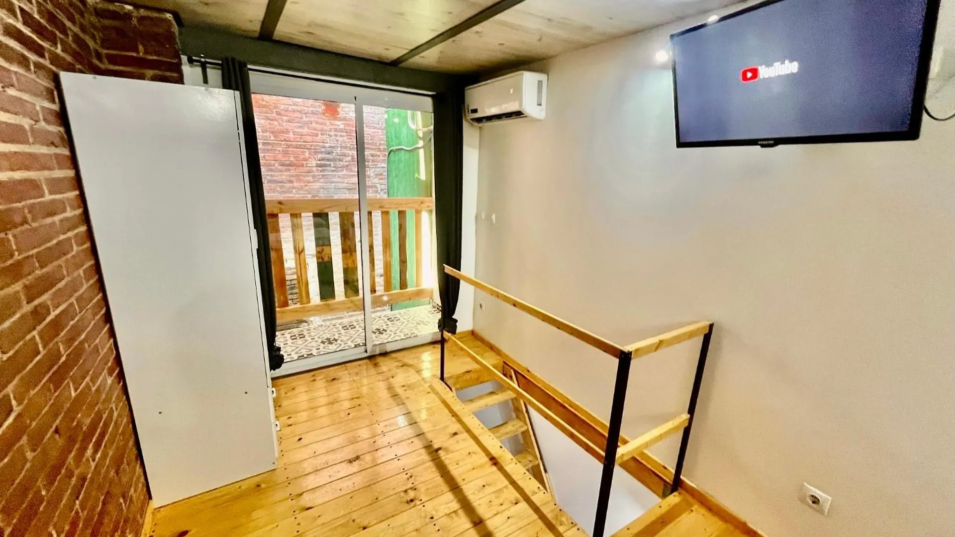アパート B4 Estudio Nuevo! Cocina Y Bano Privado! A 1 Calle Del Metro バルセロナ スペイン