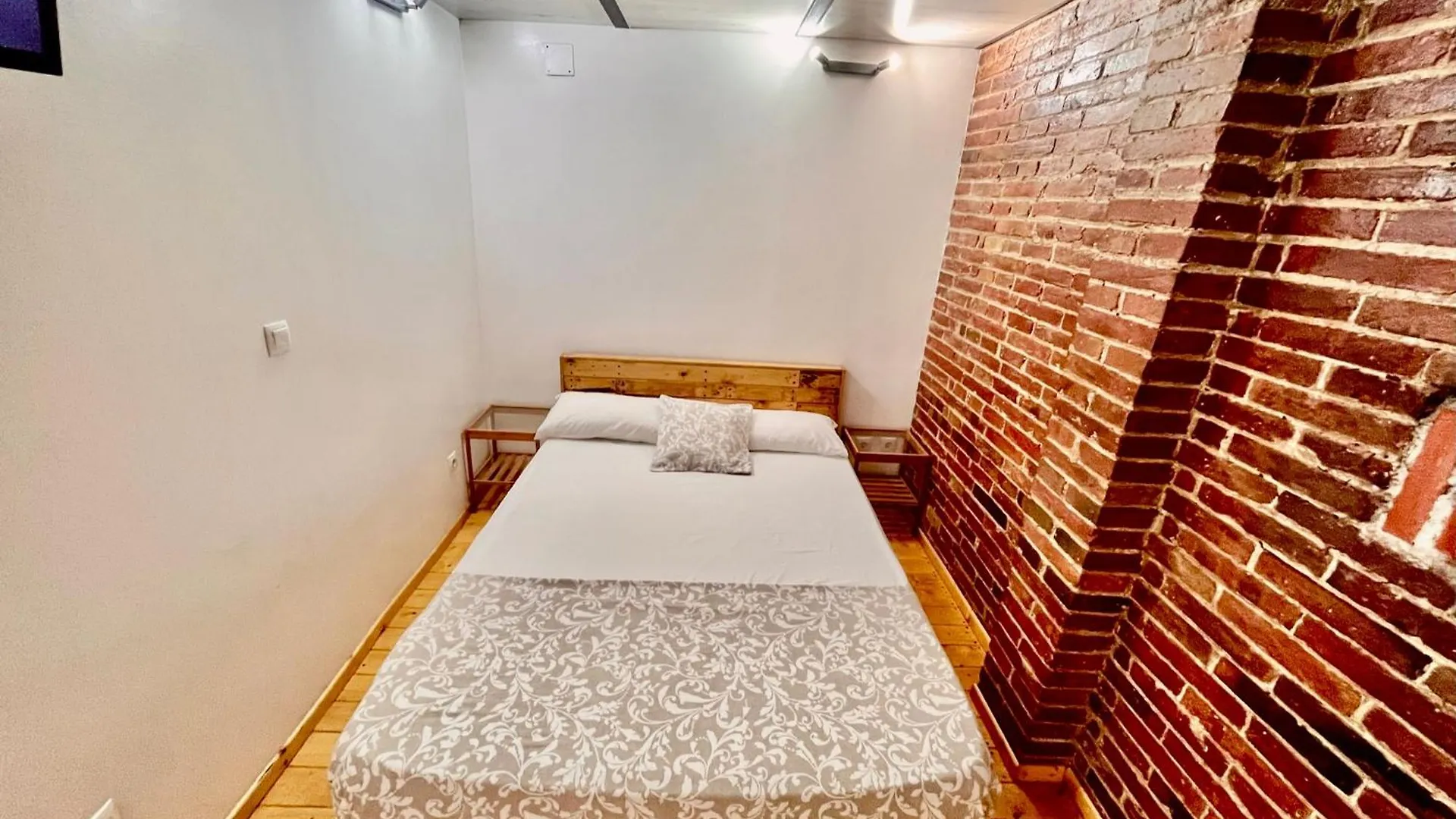 B4 Estudio Nuevo! Cocina Y Bano Privado! A 1 Calle Del Metro バルセロナ 0*,