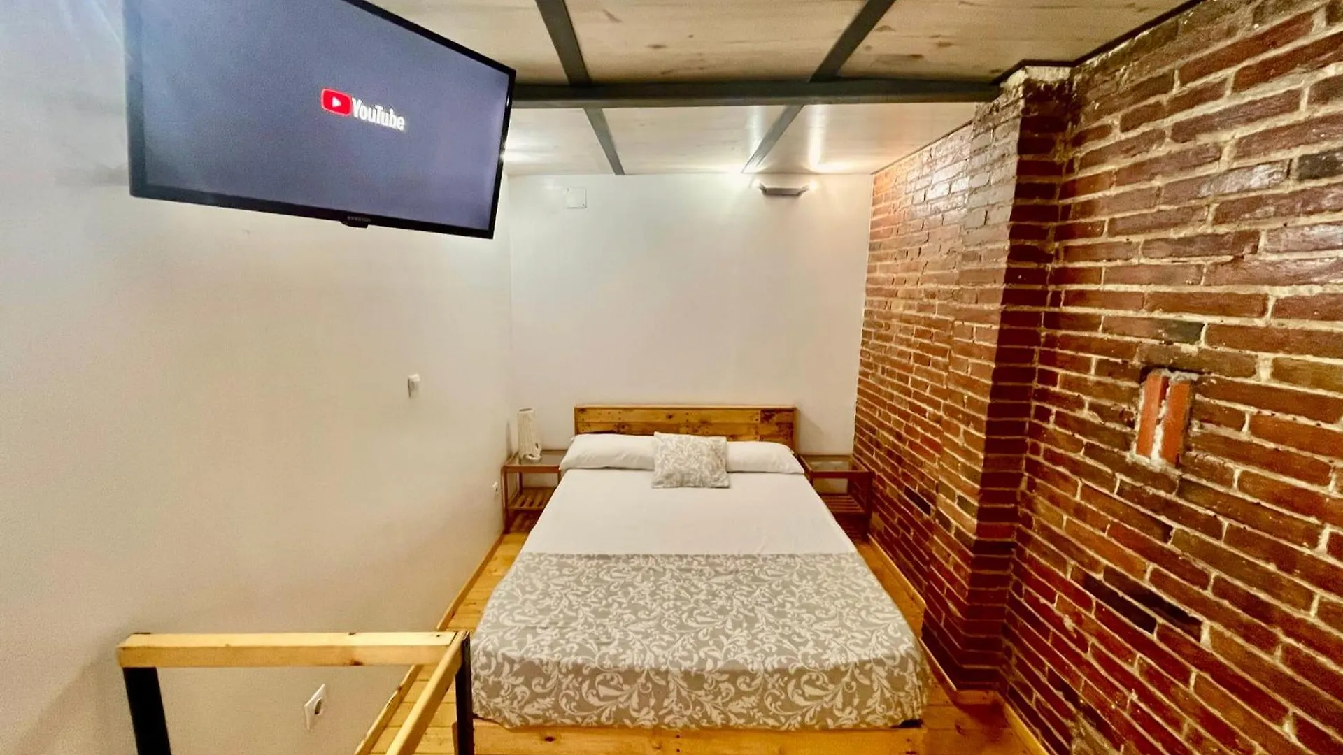 B4 Estudio Nuevo! Cocina Y Bano Privado! A 1 Calle Del Metro バルセロナ